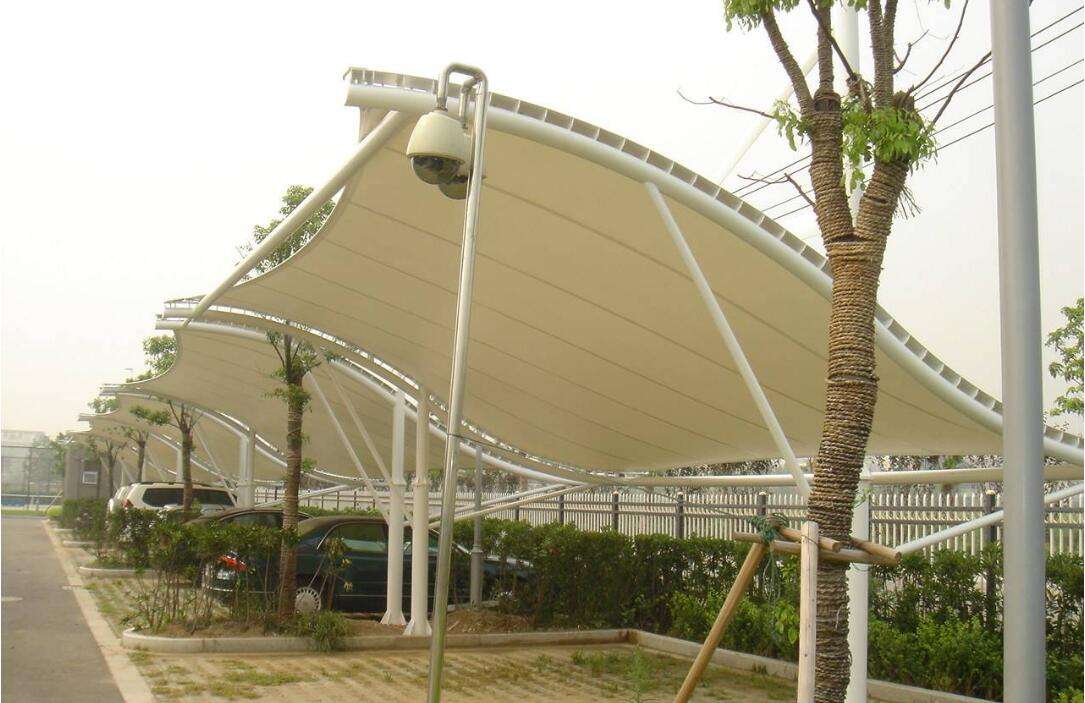 张拉膜车棚骨架怎么加固?